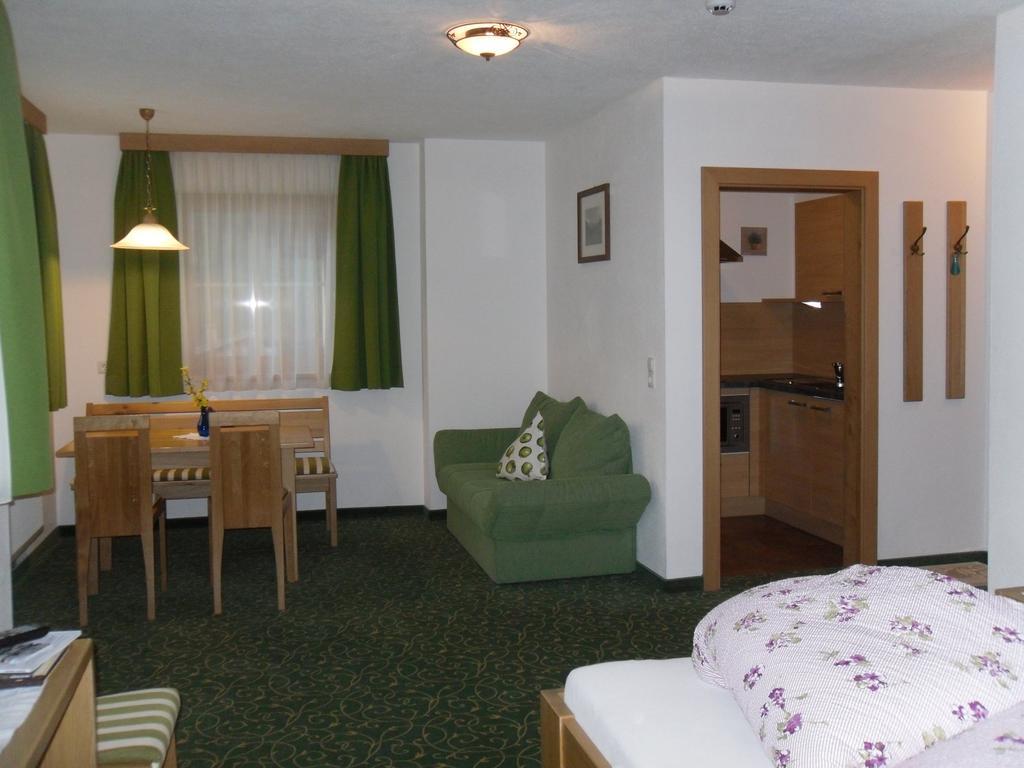 Jenneweinhof Hotel Tux Szoba fotó