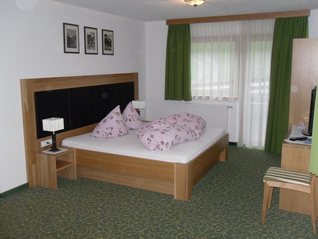 Jenneweinhof Hotel Tux Kültér fotó